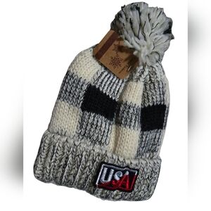 Unisex Snow Hat Black & Ivory Faux Fur inside.